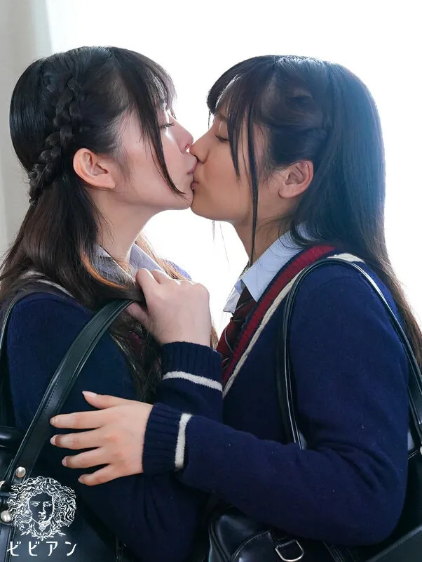 女子校生レズエロ画像まとめ！女子校生同士の甘酸っぱいキスやエッチ19枚目